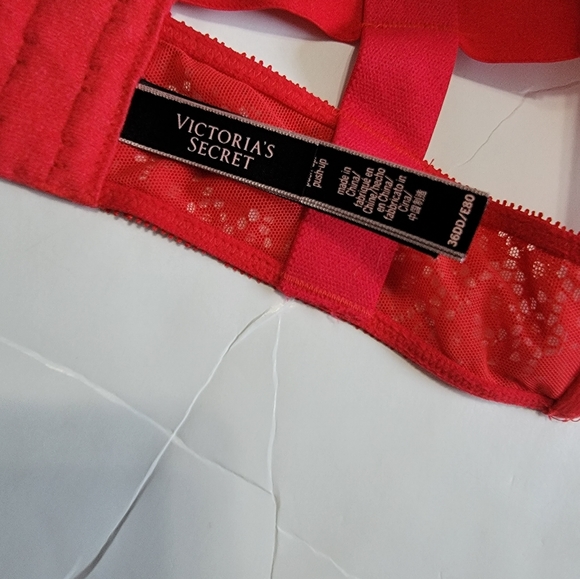 Victoria's Secret Very Sexy Push Up Bra 36 DD Red - Picture 5 of 14